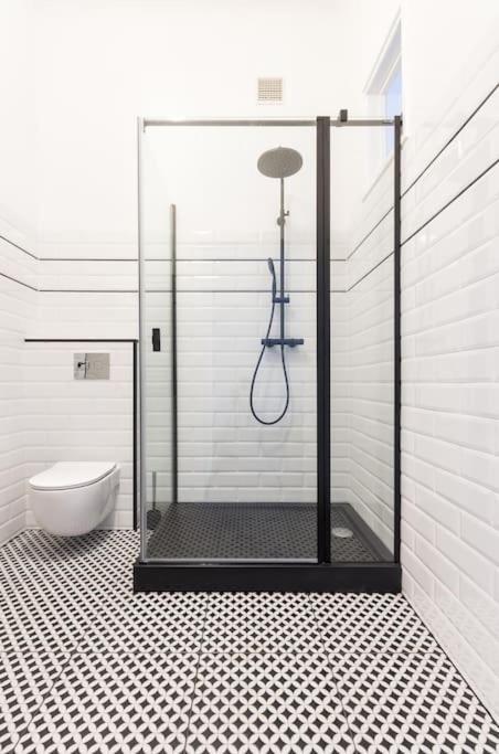 Apartment Glamorous With High Ceiling Near Metro *
