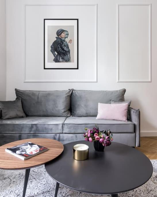 Apartment Glamorous With High Ceiling Near Metro Warsaw